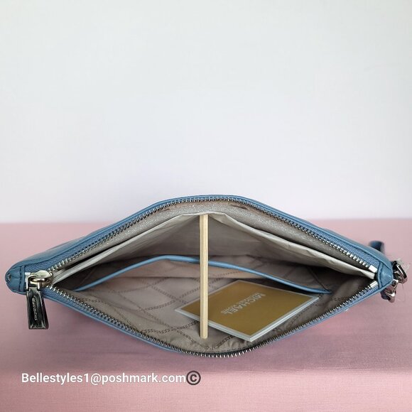 MICHAEL KORS Jet Set Soft Quilted Top-Zip Large Pouch with Wrist Strap-Chambray⭐ - Picture 12 of 16